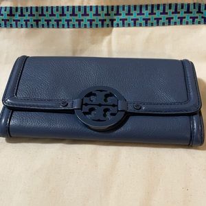 Tory Burch Amanda Envelope Continental Wallet